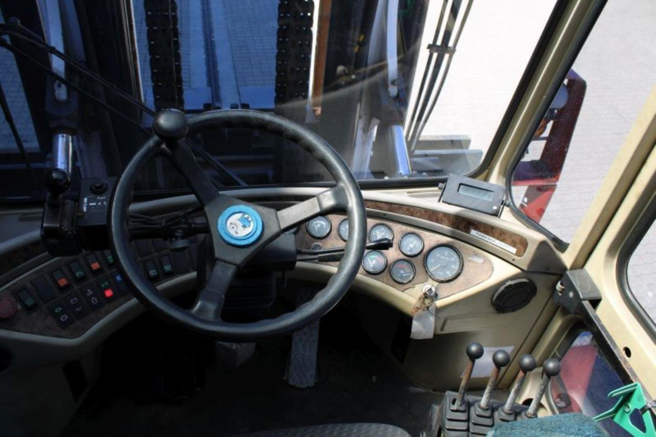 SveTruck 25120-42 - Xe nâng diesel: hình 4 SveTruck 25120-42 - Xe nâng diesel: hình 4