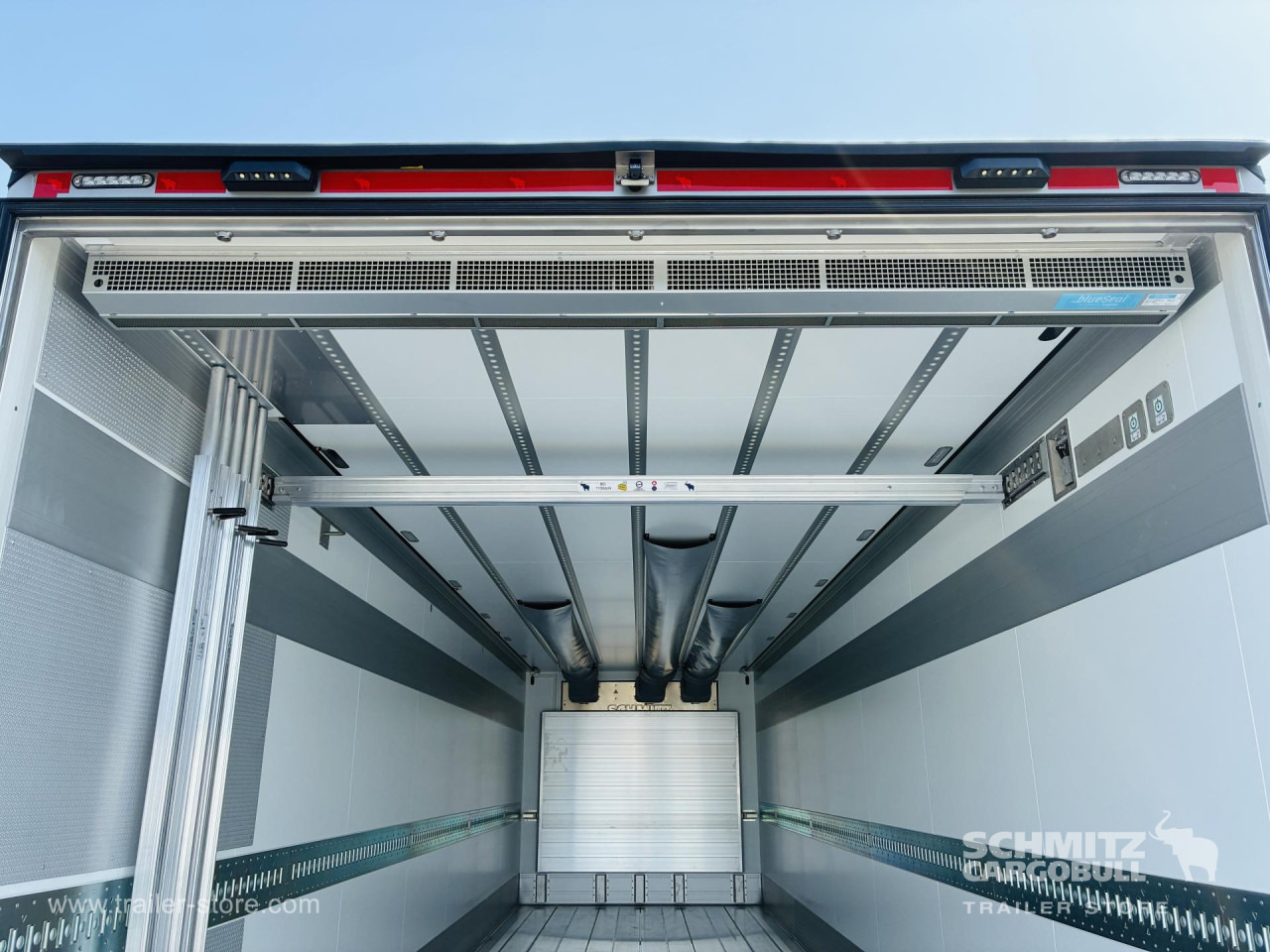 SCHMITZ Auflieger Tiefkühler Standard Taillift - Sơ mi rơ moóc đẳng nhiệt: hình 2 SCHMITZ Auflieger Tiefkühler Standard Taillift - Sơ mi rơ moóc đẳng nhiệt: hình 2