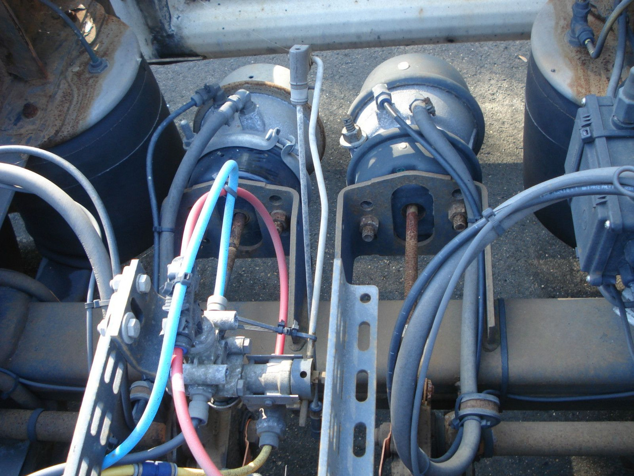 Krone AZ 18 A Drehschemel Zwillingsbereift! - Xe chở container/ Rơ moóc hoán đổi thân: hình 5 Krone AZ 18 A Drehschemel Zwillingsbereift! - Xe chở container/ Rơ moóc hoán đổi thân: hình 5