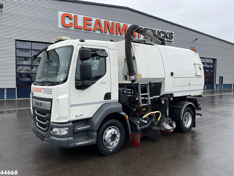 DAF FA LF 230 Euro 6 Johnston VT652 Just 87.278 km! - Xe quét đường: hình 3 DAF FA LF 230 Euro 6 Johnston VT652 Just 87.278 km! - Xe quét đường: hình 3