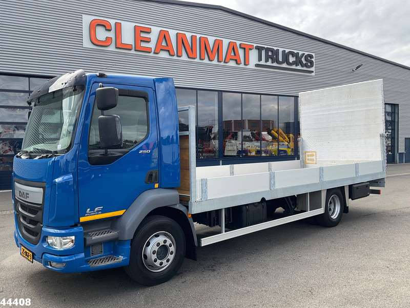 DAF FA LF 250 Euro 6 Autotransporter met laadklep - Xe tải chuyên chở tự động: hình 1 DAF FA LF 250 Euro 6 Autotransporter met laadklep - Xe tải chuyên chở tự động: hình 1