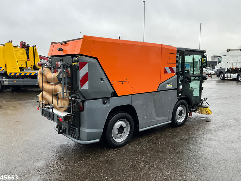 Kärcher MC 250 Just 16.579 km! - Xe quét đường: hình 4 Kärcher MC 250 Just 16.579 km! - Xe quét đường: hình 4