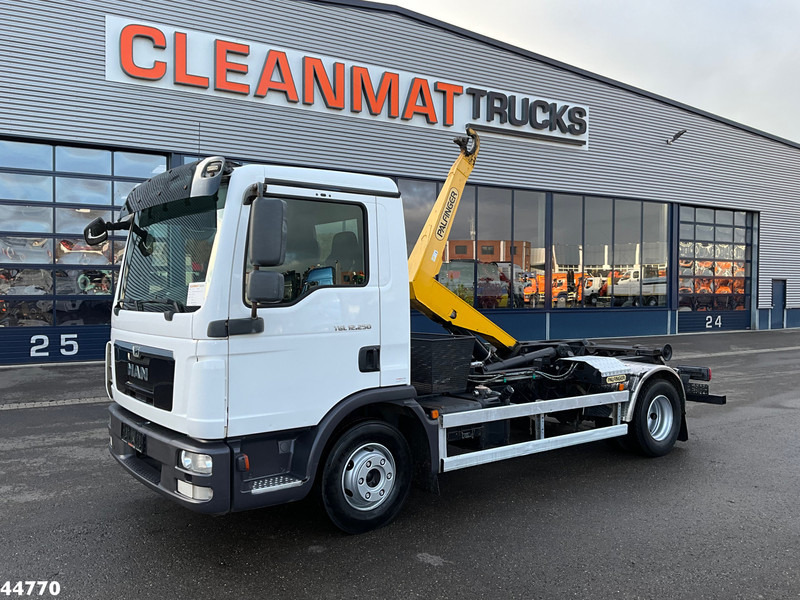 MAN TGL 12.250 Palfinger haakarmsysteem - Xe tải nâng móc: hình 1 MAN TGL 12.250 Palfinger haakarmsysteem - Xe tải nâng móc: hình 1