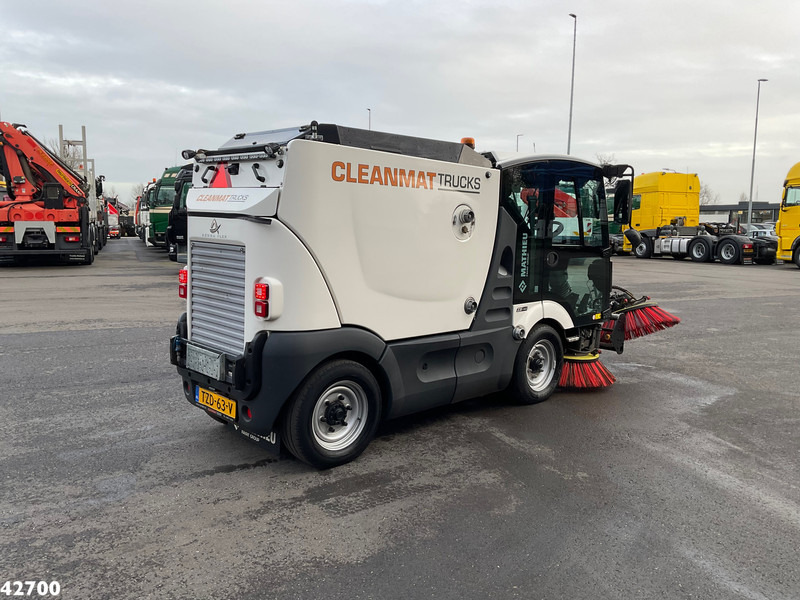 Mathieu MC 210 Azura Flex Euro 6 Stage 5 with 3-rd brush - Xe quét đường: hình 4 Mathieu MC 210 Azura Flex Euro 6 Stage 5 with 3-rd brush - Xe quét đường: hình 4