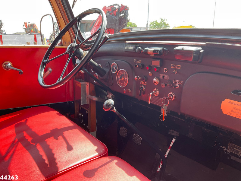 Xe tải cứu hỏa Mercedes-Benz LF 311 Oldtimer Feuerwehrfahrzeug Just 35.940 km!: hình 15 Xe tải cứu hỏa Mercedes-Benz LF 311 Oldtimer Feuerwehrfahrzeug Just 35.940 km!: hình 15