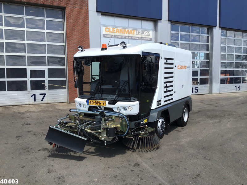 Ravo 5-SERIES 580 with 3-rd brush - Xe quét đường: hình 1 Ravo 5-SERIES 580 with 3-rd brush - Xe quét đường: hình 1
