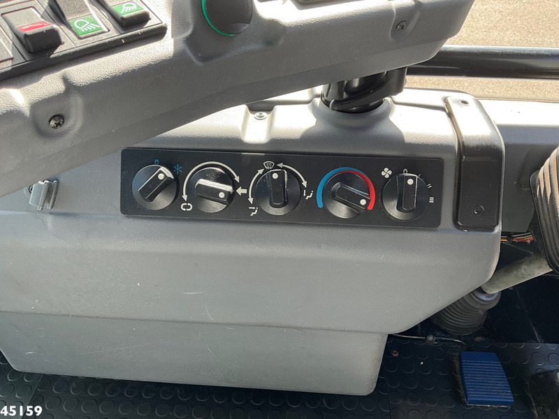 Xe quét đường Ravo 540 CD Euro 6 with 3-rd brush: hình 16