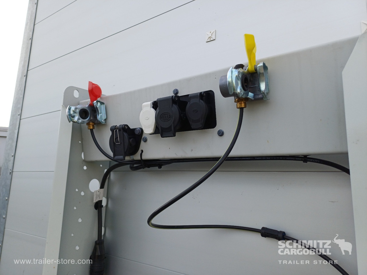 BERGER Auflieger Curtainsider Mega - Sơ mi rơ moóc mui bạt: hình 2 BERGER Auflieger Curtainsider Mega - Sơ mi rơ moóc mui bạt: hình 2