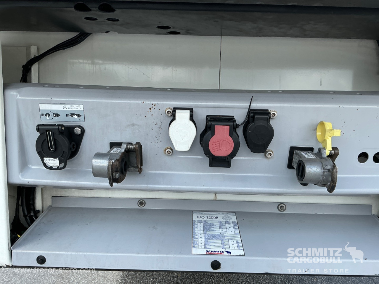 SCHMITZ Reefer Meat hanging system - Sơ mi rơ moóc đẳng nhiệt: hình 4 SCHMITZ Reefer Meat hanging system - Sơ mi rơ moóc đẳng nhiệt: hình 4