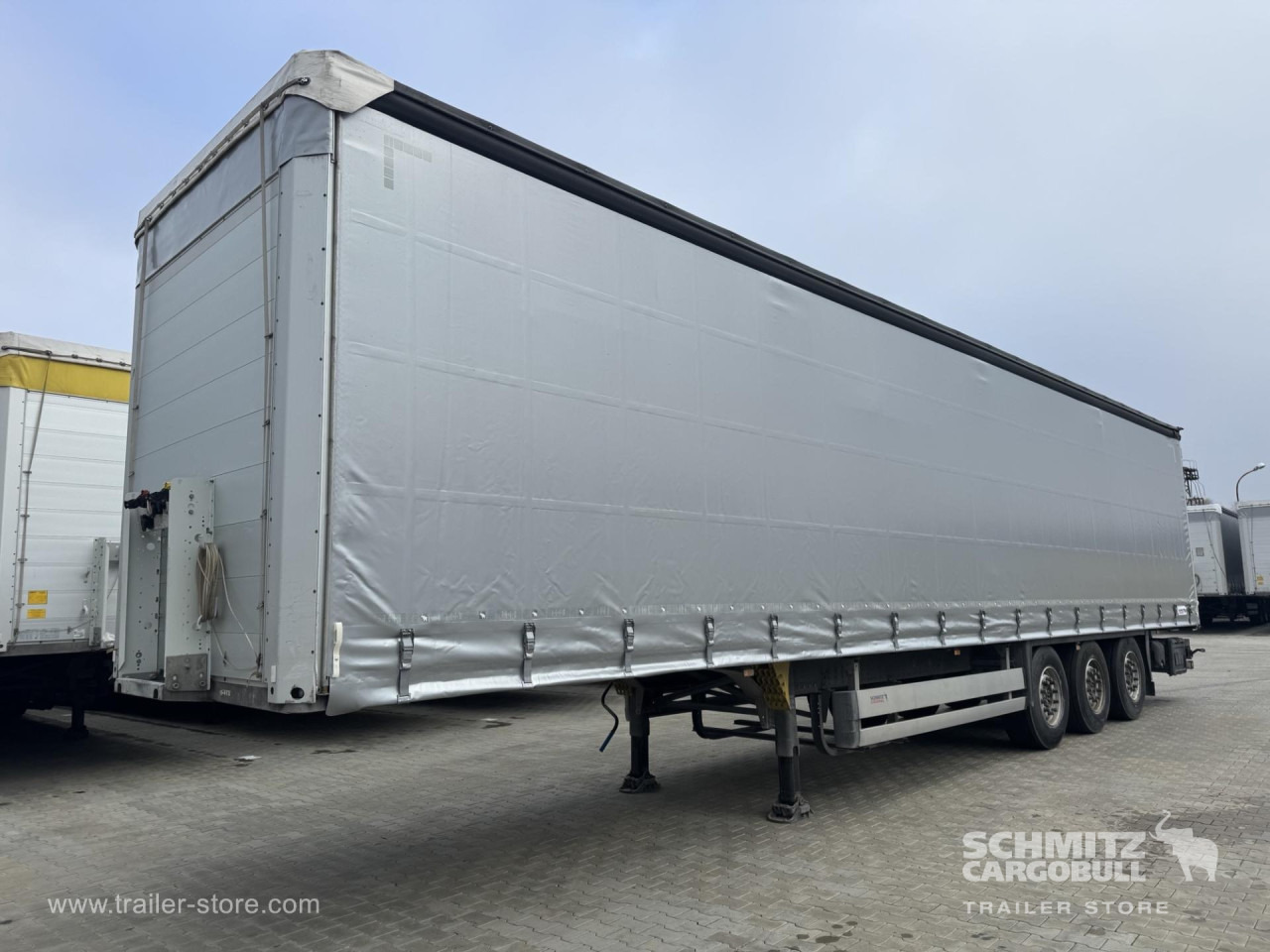 SCHMITZ Curtainsider Standard - Sơ mi rơ moóc mui bạt: hình 4 SCHMITZ Curtainsider Standard - Sơ mi rơ moóc mui bạt: hình 4