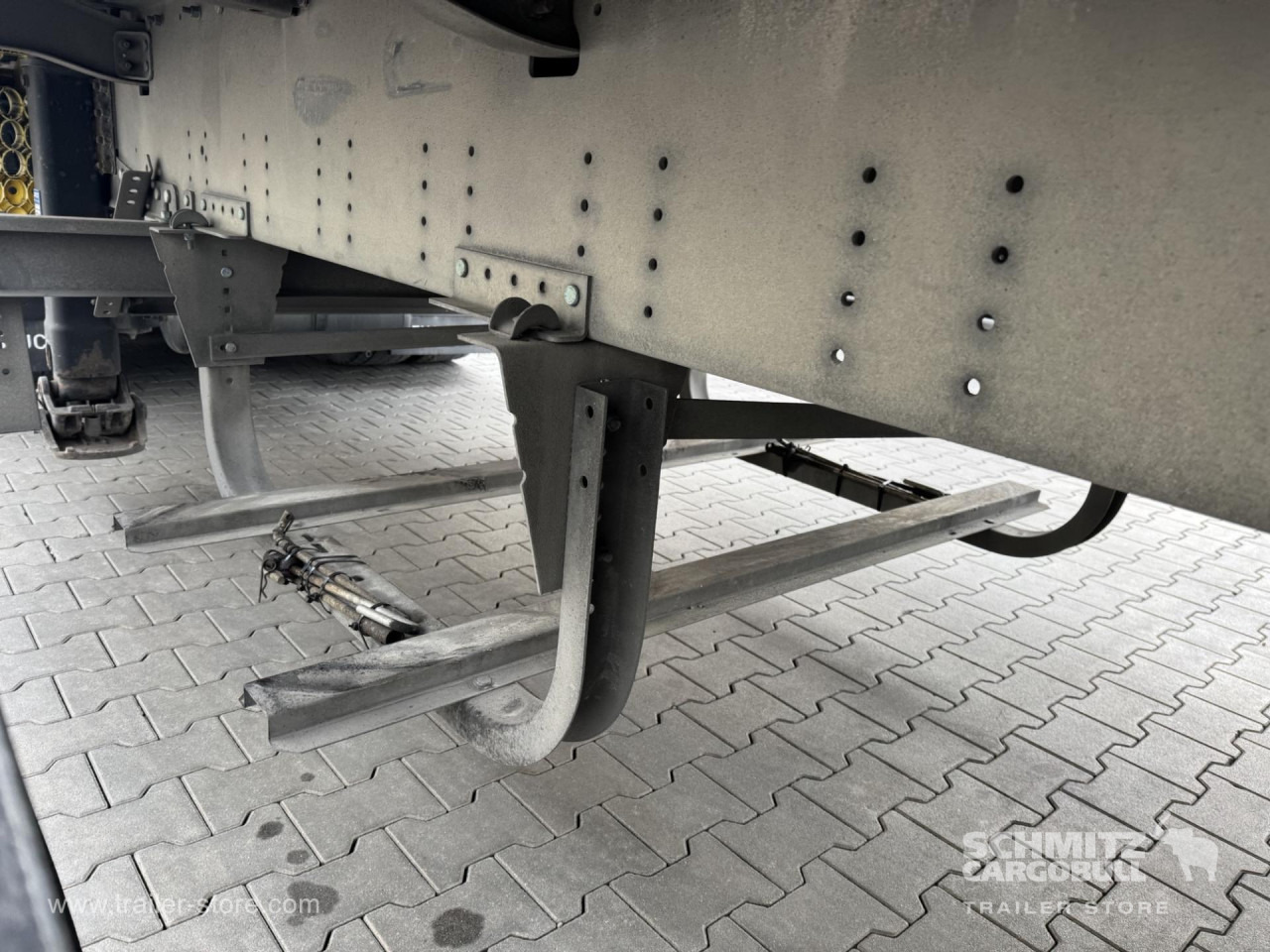 SCHMITZ Curtainsider Standard - Sơ mi rơ moóc mui bạt: hình 2 SCHMITZ Curtainsider Standard - Sơ mi rơ moóc mui bạt: hình 2