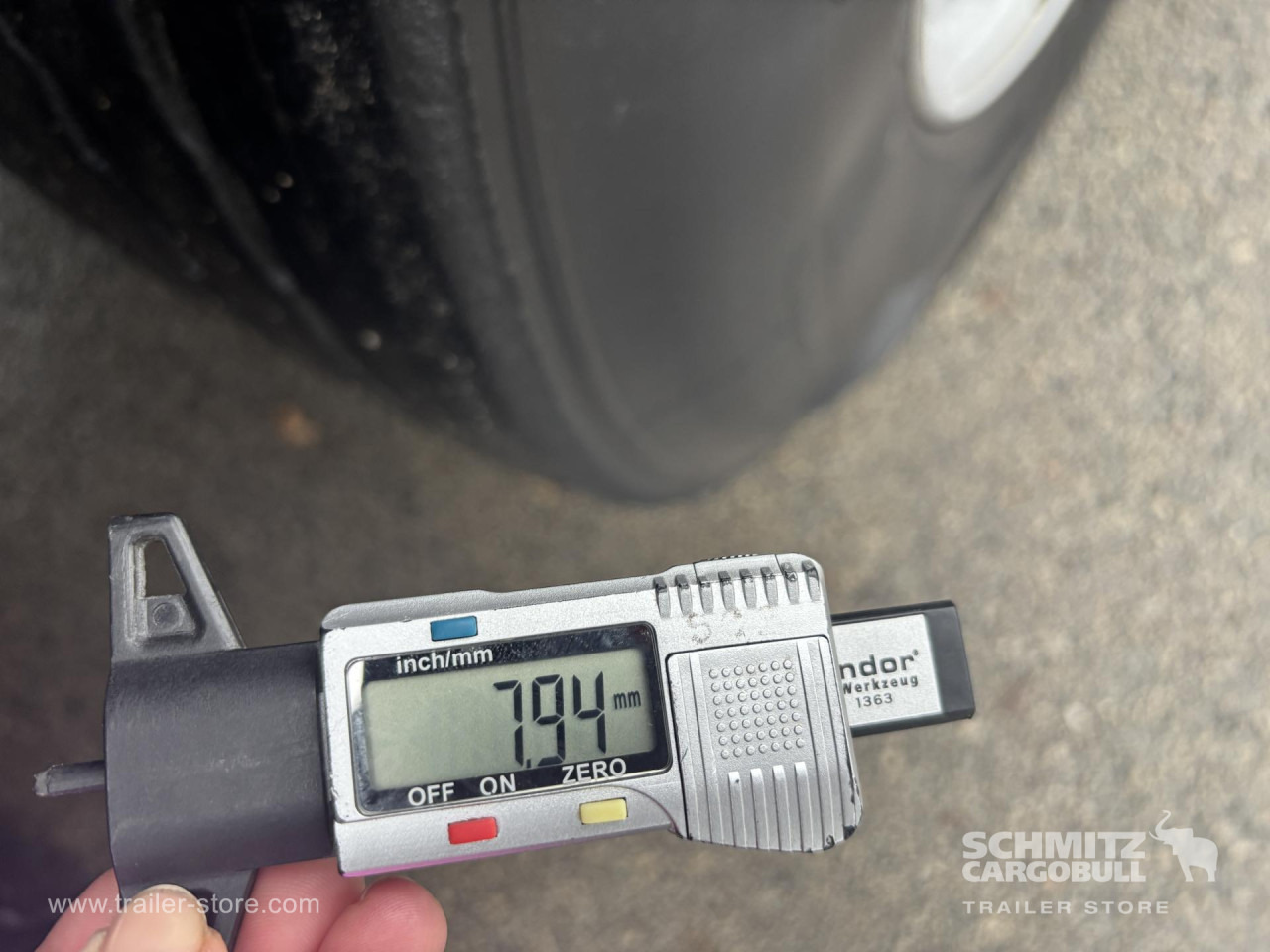 SCHMITZ Curtainsider Standard - Sơ mi rơ moóc mui bạt: hình 4 SCHMITZ Curtainsider Standard - Sơ mi rơ moóc mui bạt: hình 4