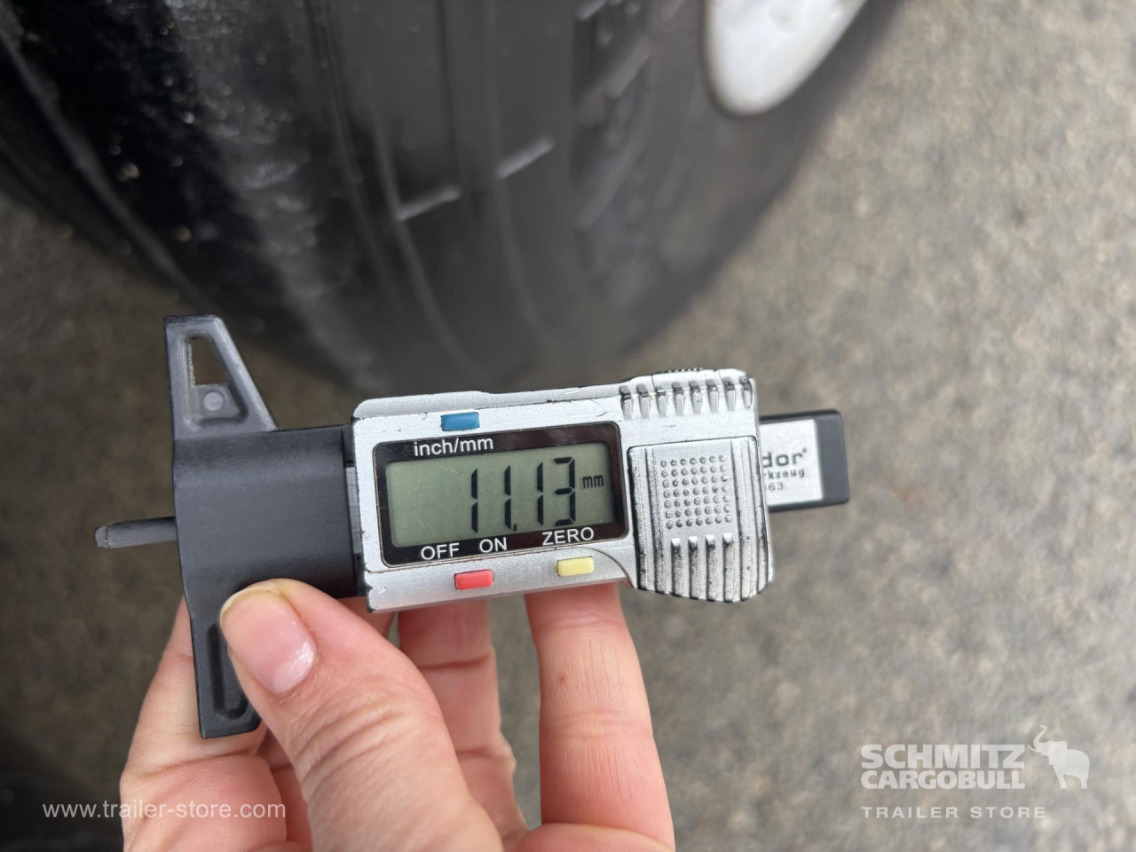 SCHMITZ Curtainsider Standard - Sơ mi rơ moóc mui bạt: hình 4 SCHMITZ Curtainsider Standard - Sơ mi rơ moóc mui bạt: hình 4