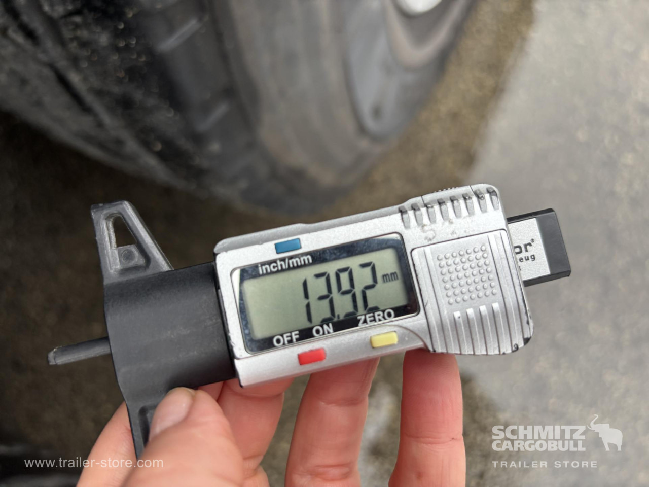 SCHMITZ Curtainsider Standard - Sơ mi rơ moóc mui bạt: hình 4 SCHMITZ Curtainsider Standard - Sơ mi rơ moóc mui bạt: hình 4