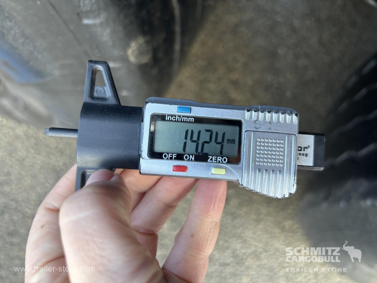 SCHMITZ Curtainsider Standard - Sơ mi rơ moóc mui bạt: hình 4 SCHMITZ Curtainsider Standard - Sơ mi rơ moóc mui bạt: hình 4