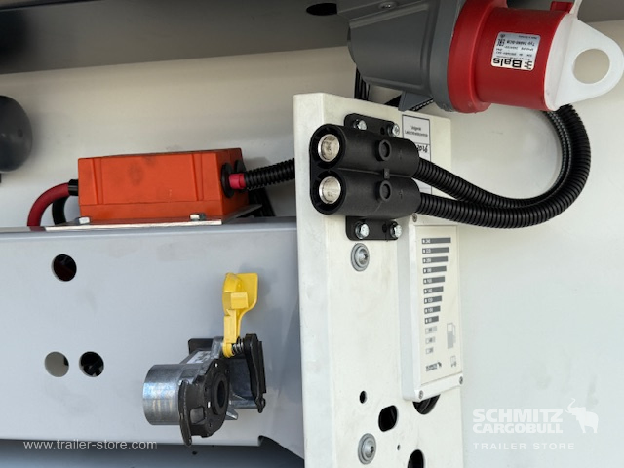SCHMITZ Oplegger Vries Standard Taillift - Sơ mi rơ moóc đẳng nhiệt: hình 2 SCHMITZ Oplegger Vries Standard Taillift - Sơ mi rơ moóc đẳng nhiệt: hình 2