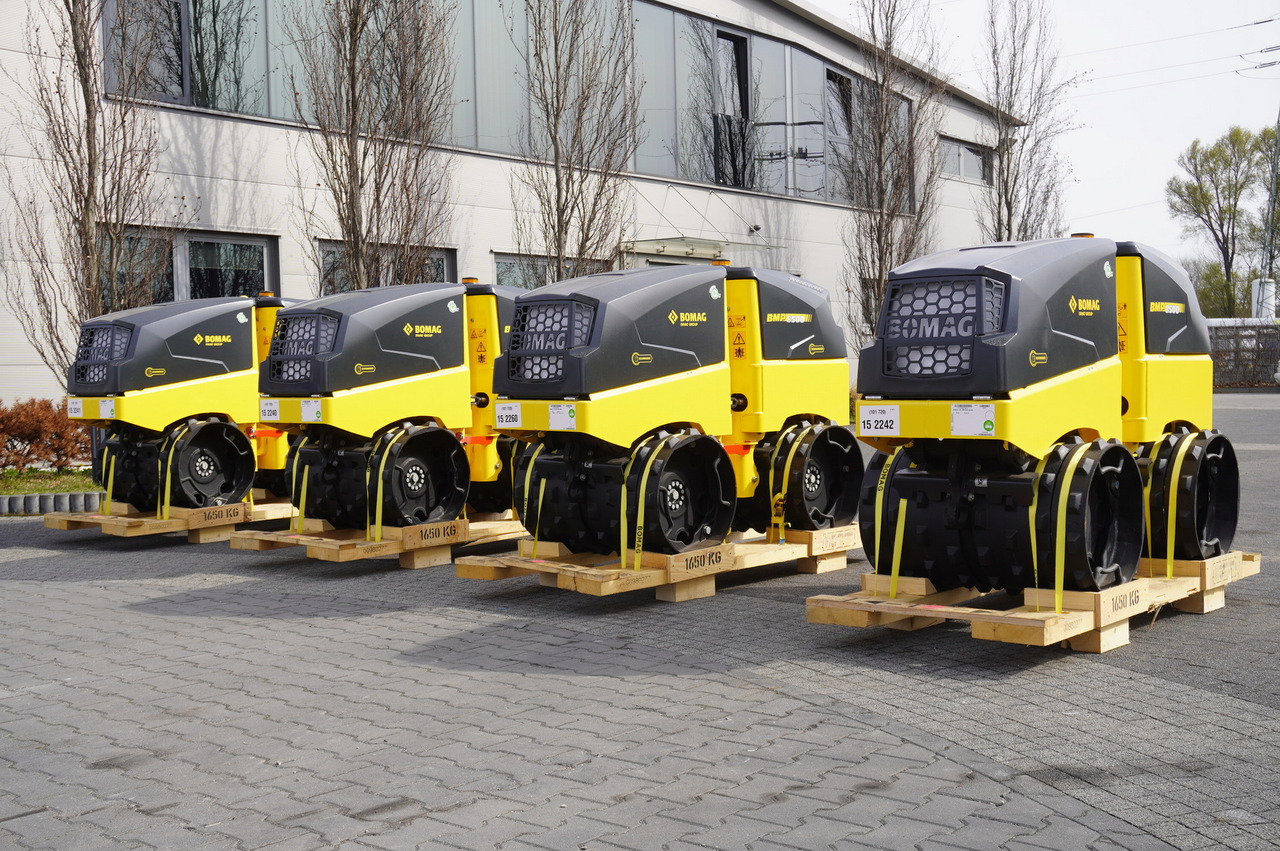 BOMAG BMP 8500 brand-new trench roller / Remote Control / 4 units - Máy san nền đất: hình 1 BOMAG BMP 8500 brand-new trench roller / Remote Control / 4 units - Máy san nền đất: hình 1