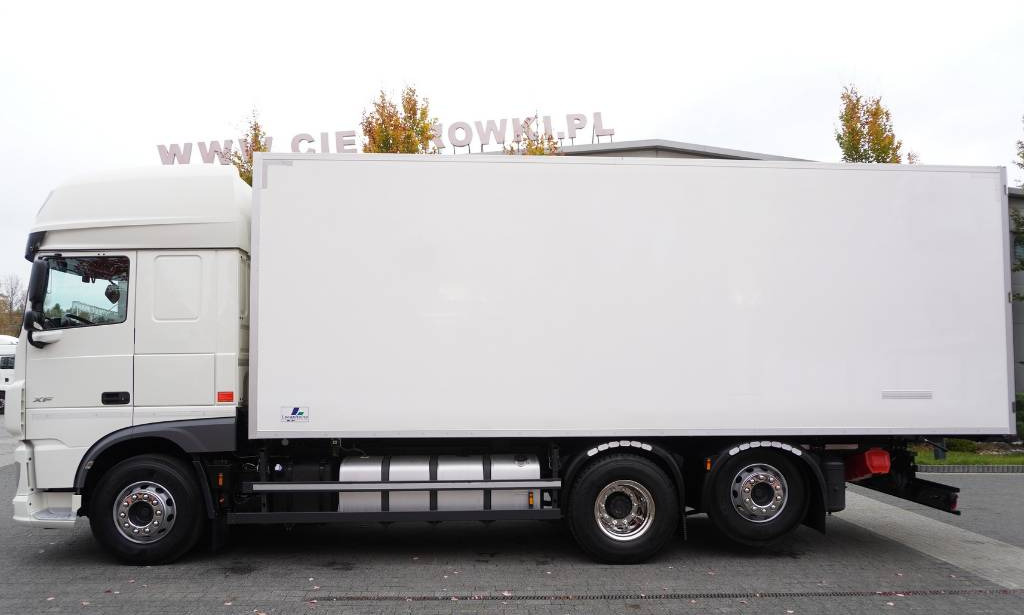 DAF XF 450 6×2 E6 / Refrigerator Lacapitaine / ATP/FRC to 2027 / 18 pallets - Xe tải đông lạnh: hình 4 DAF XF 450 6×2 E6 / Refrigerator Lacapitaine / ATP/FRC to 2027 / 18 pallets - Xe tải đông lạnh: hình 4