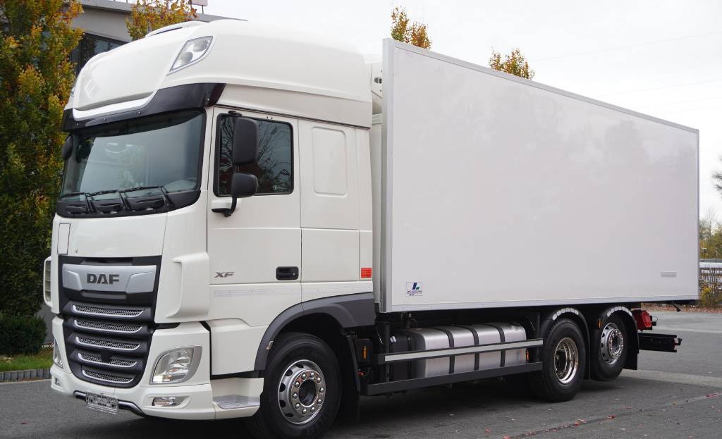 DAF XF 450 6×2 E6 / Refrigerator Lacapitaine / ATP/FRC to 2027 / 18 pallets - Xe tải đông lạnh: hình 1 DAF XF 450 6×2 E6 / Refrigerator Lacapitaine / ATP/FRC to 2027 / 18 pallets - Xe tải đông lạnh: hình 1