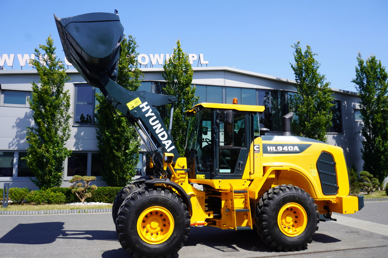 HYUNDAI HL940A articulated loader / year 2021 / weight 13.5t year of production 2021 - Máy xúc lật bánh lốp: hình 1 HYUNDAI HL940A articulated loader / year 2021 / weight 13.5t year of production 2021 - Máy xúc lật bánh lốp: hình 1