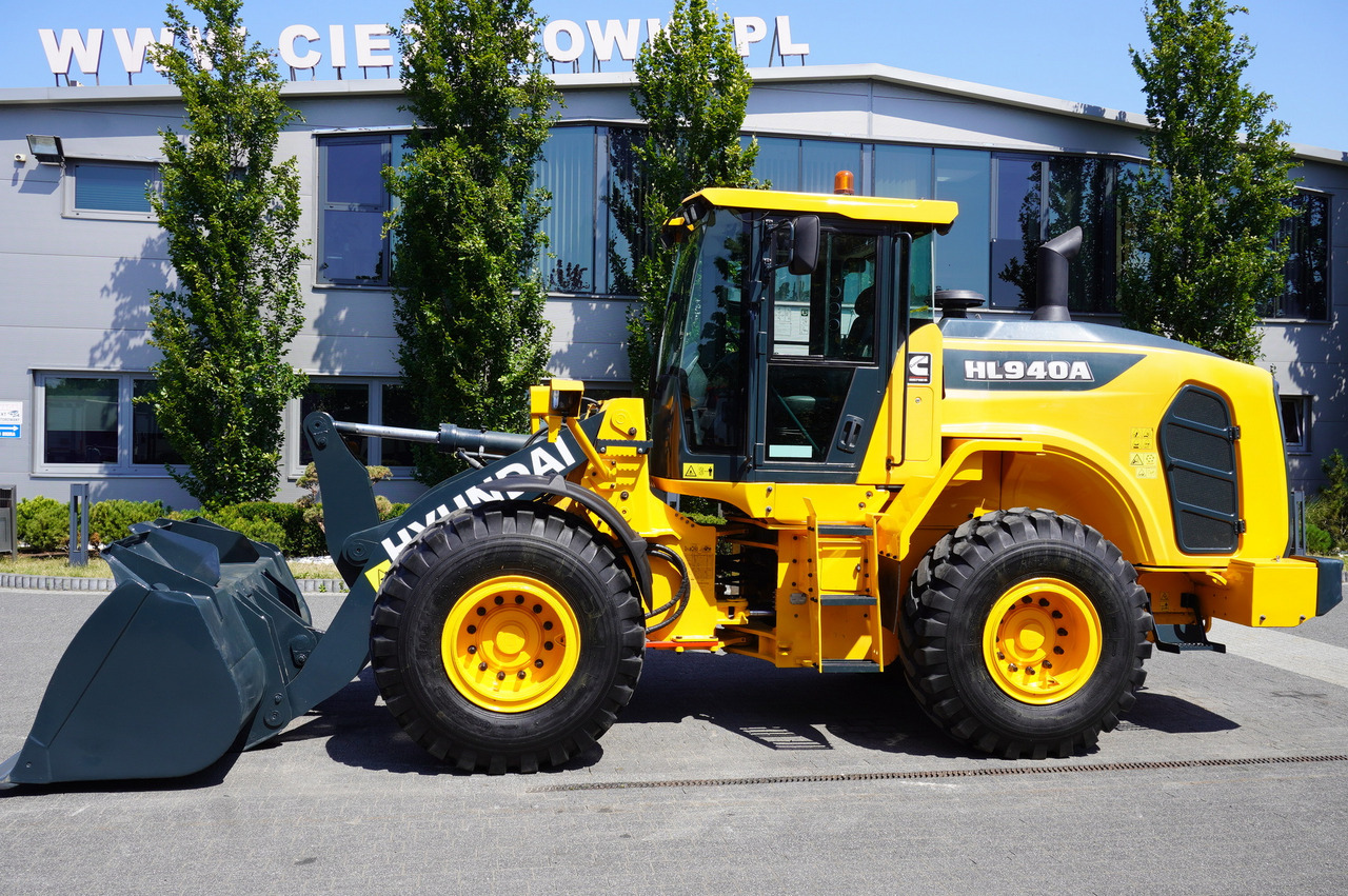 HYUNDAI HL940A articulated loader / year 2021 / weight 13.5t year of production 2021 - Máy xúc lật bánh lốp: hình 3 HYUNDAI HL940A articulated loader / year 2021 / weight 13.5t year of production 2021 - Máy xúc lật bánh lốp: hình 3