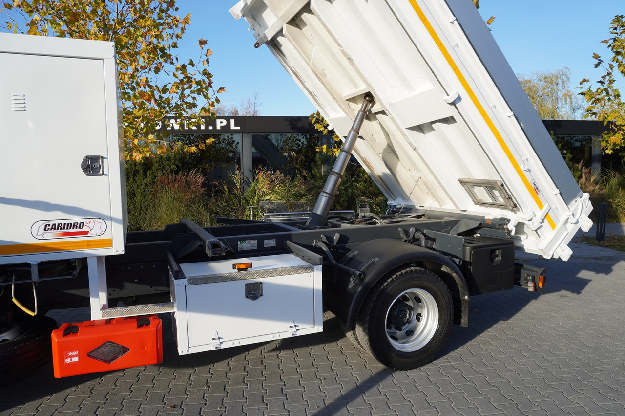 Xe ben, Xe cẩu tự hành IVECO Eurocargo 120E18 Crane Palfinger / 3-way tipper / sleeper cab: hình 9