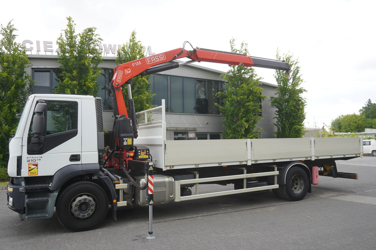 IVECO STRALIS 19.310 E6 / Flatbed 19 EPAL / FASSI F135 / 225 MTH! / 5.7 T - Xe tải thùng lửng/ Phẳng, Xe cẩu tự hành: hình 4 IVECO STRALIS 19.310 E6 / Flatbed 19 EPAL / FASSI F135 / 225 MTH! / 5.7 T - Xe tải thùng lửng/ Phẳng, Xe cẩu tự hành: hình 4