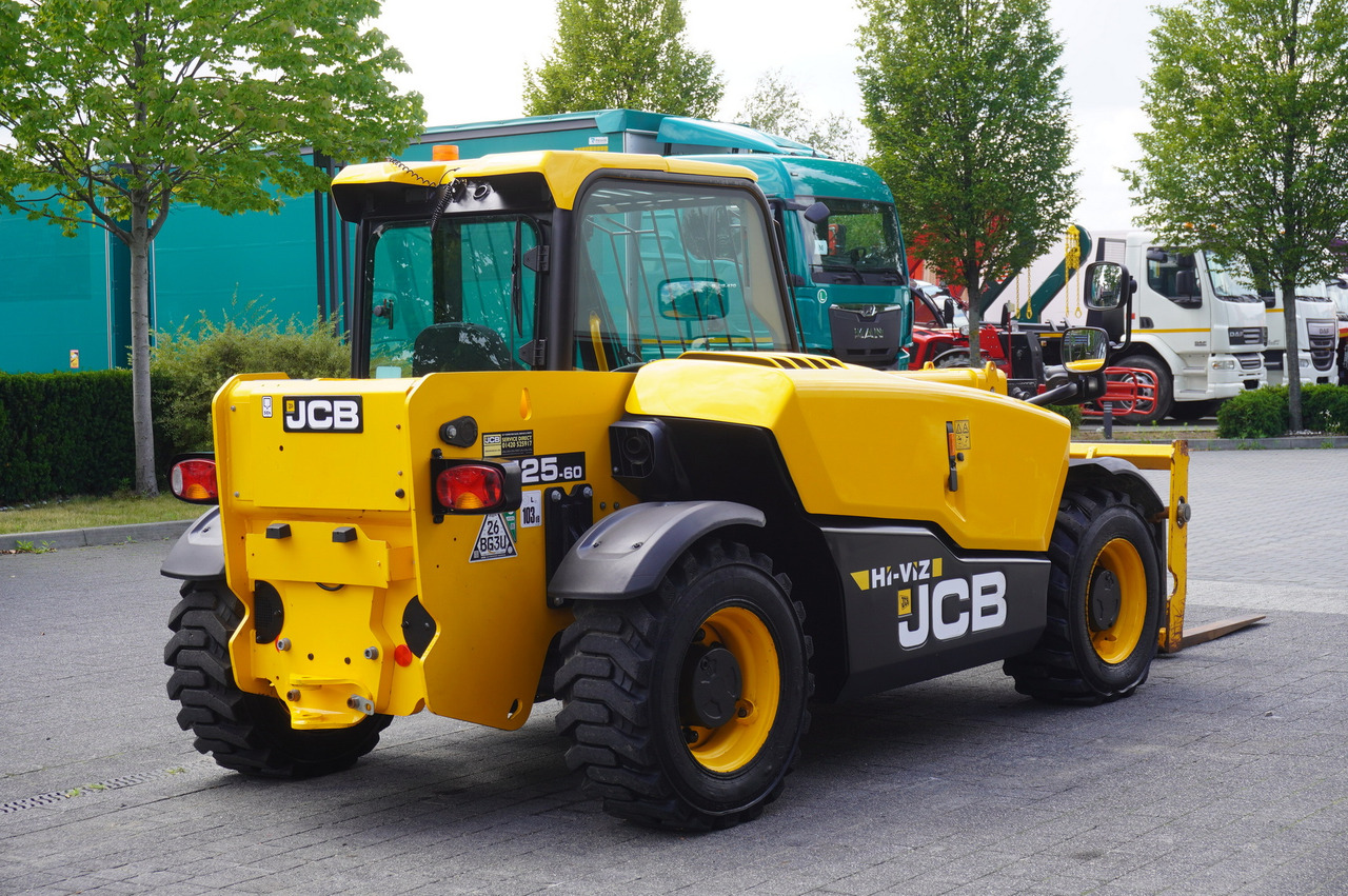 JCB 525-60T5 / 2022 / 860 MTH! / 2.5 T / Reach 6 m / joystick - Máy xúc lật bánh lốp kính thiên văn: hình 5 JCB 525-60T5 / 2022 / 860 MTH! / 2.5 T / Reach 6 m / joystick - Máy xúc lật bánh lốp kính thiên văn: hình 5
