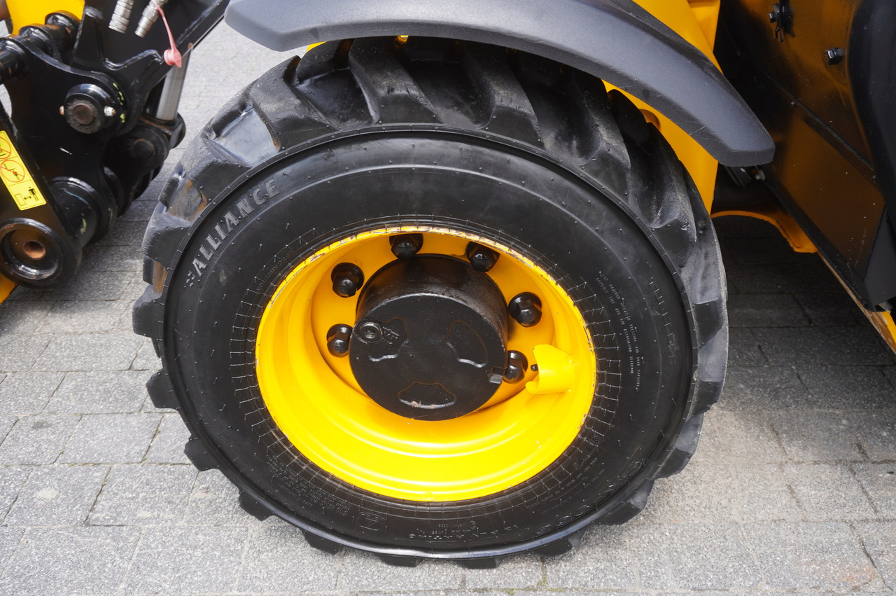 Máy xúc lật bánh lốp kính thiên văn JCB 525-60T5 / 2022 / 860 MTH! / 2.5 T / Reach 6 m / joystick: hình 22 Máy xúc lật bánh lốp kính thiên văn JCB 525-60T5 / 2022 / 860 MTH! / 2.5 T / Reach 6 m / joystick: hình 22