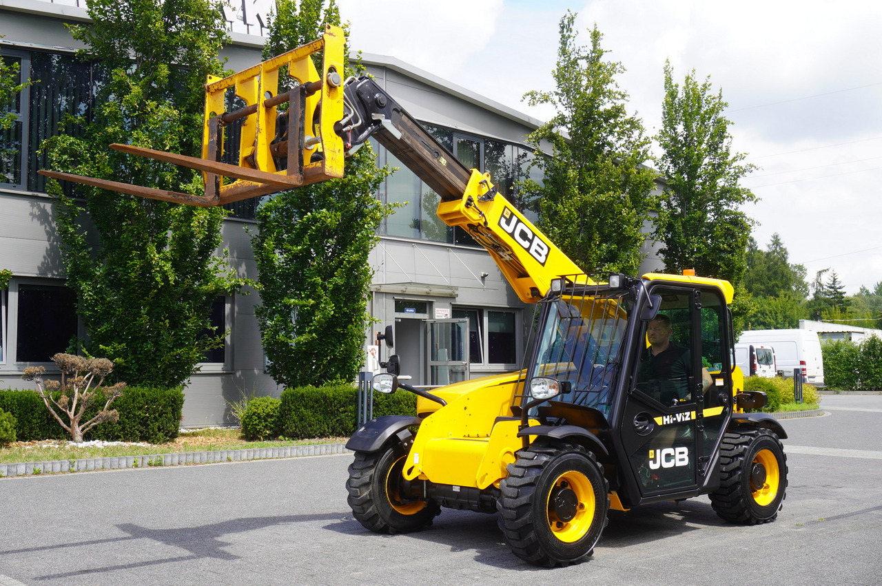 Máy xúc lật bánh lốp kính thiên văn JCB 525-60T5 / 2022 / 860 MTH! / 2.5 T / Reach 6 m / joystick: hình 9 Máy xúc lật bánh lốp kính thiên văn JCB 525-60T5 / 2022 / 860 MTH! / 2.5 T / Reach 6 m / joystick: hình 9