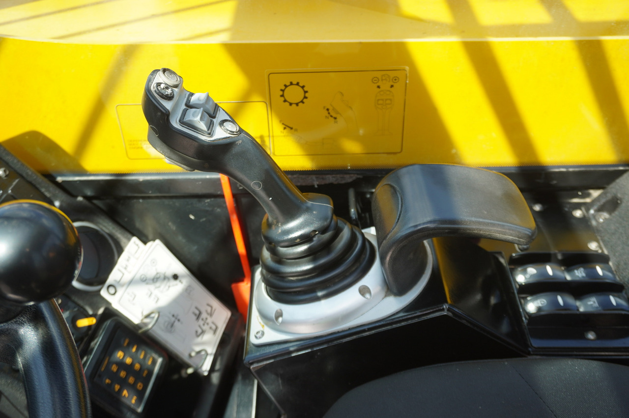 Máy xúc lật bánh lốp JCB 540-170 Telescopic Loader / 17m / joystick: hình 28