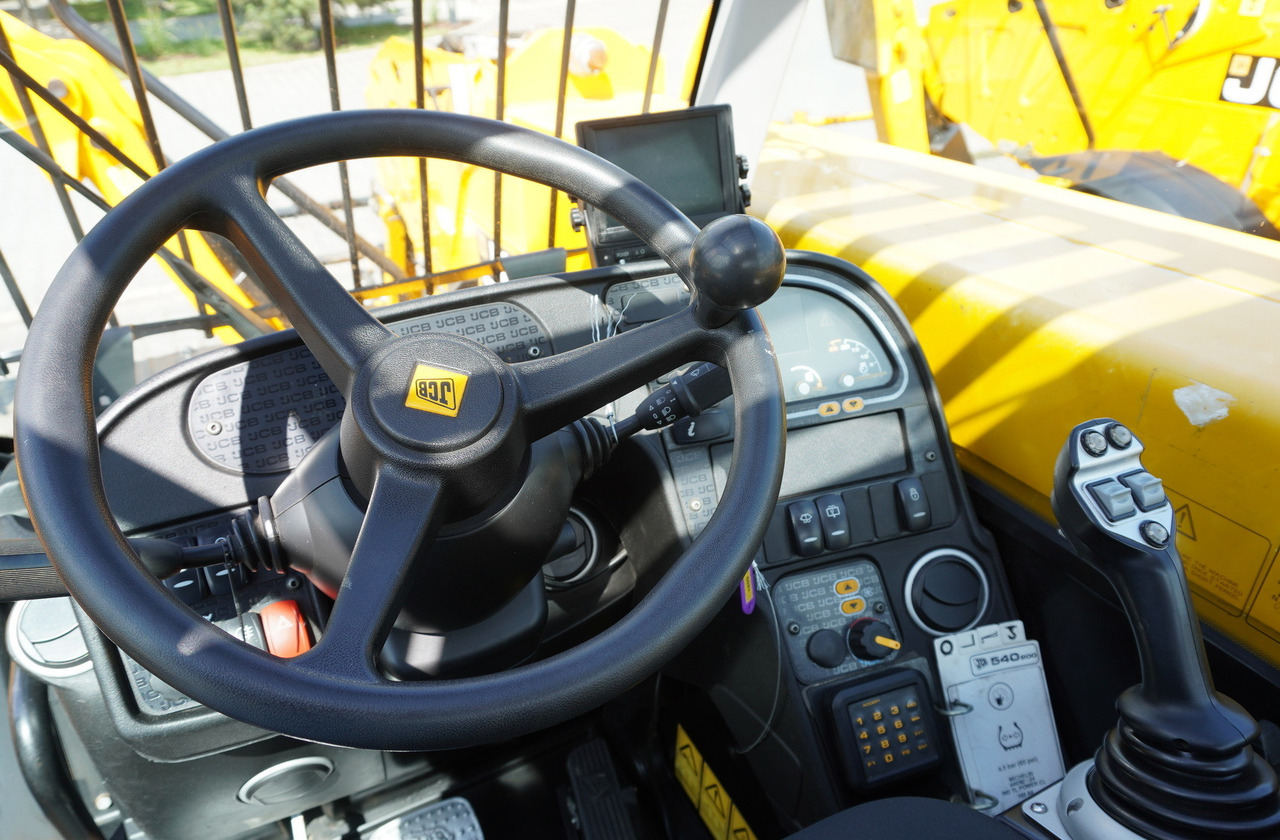 JCB 540-200 Telescopic Loader / 20 m reach / joystick / 2 units - Xe nhấc hình viễn vọng kính: hình 4 JCB 540-200 Telescopic Loader / 20 m reach / joystick / 2 units - Xe nhấc hình viễn vọng kính: hình 4