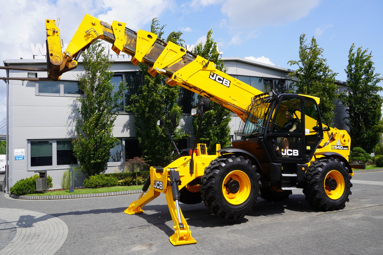 JCB 540-200 Telescopic Loader / 20 m reach / joystick / 2 units - Máy xúc lật bánh lốp kính thiên văn: hình 3 JCB 540-200 Telescopic Loader / 20 m reach / joystick / 2 units - Máy xúc lật bánh lốp kính thiên văn: hình 3