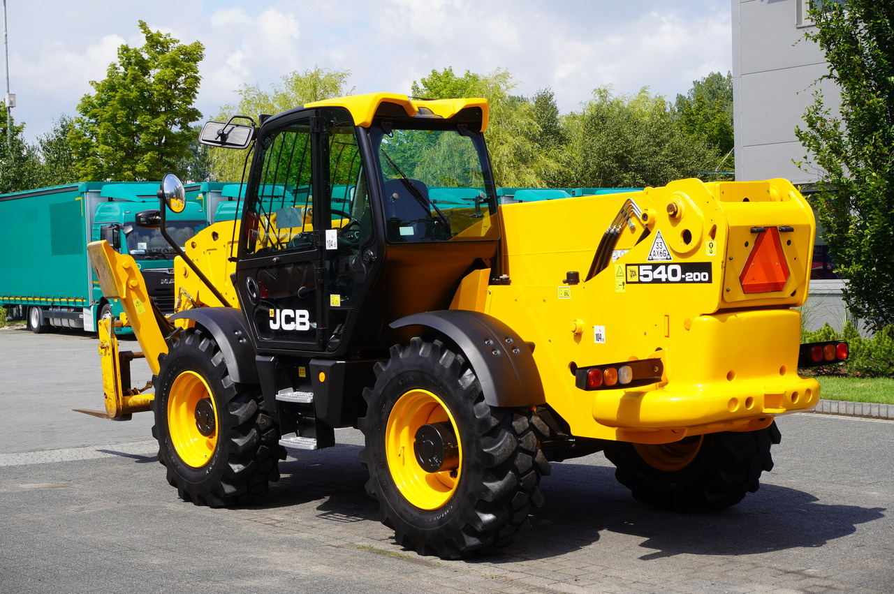 JCB 540-200 Telescopic Loader / 20 m reach / joystick - Máy xúc lật bánh lốp kính thiên văn: hình 4 JCB 540-200 Telescopic Loader / 20 m reach / joystick - Máy xúc lật bánh lốp kính thiên văn: hình 4