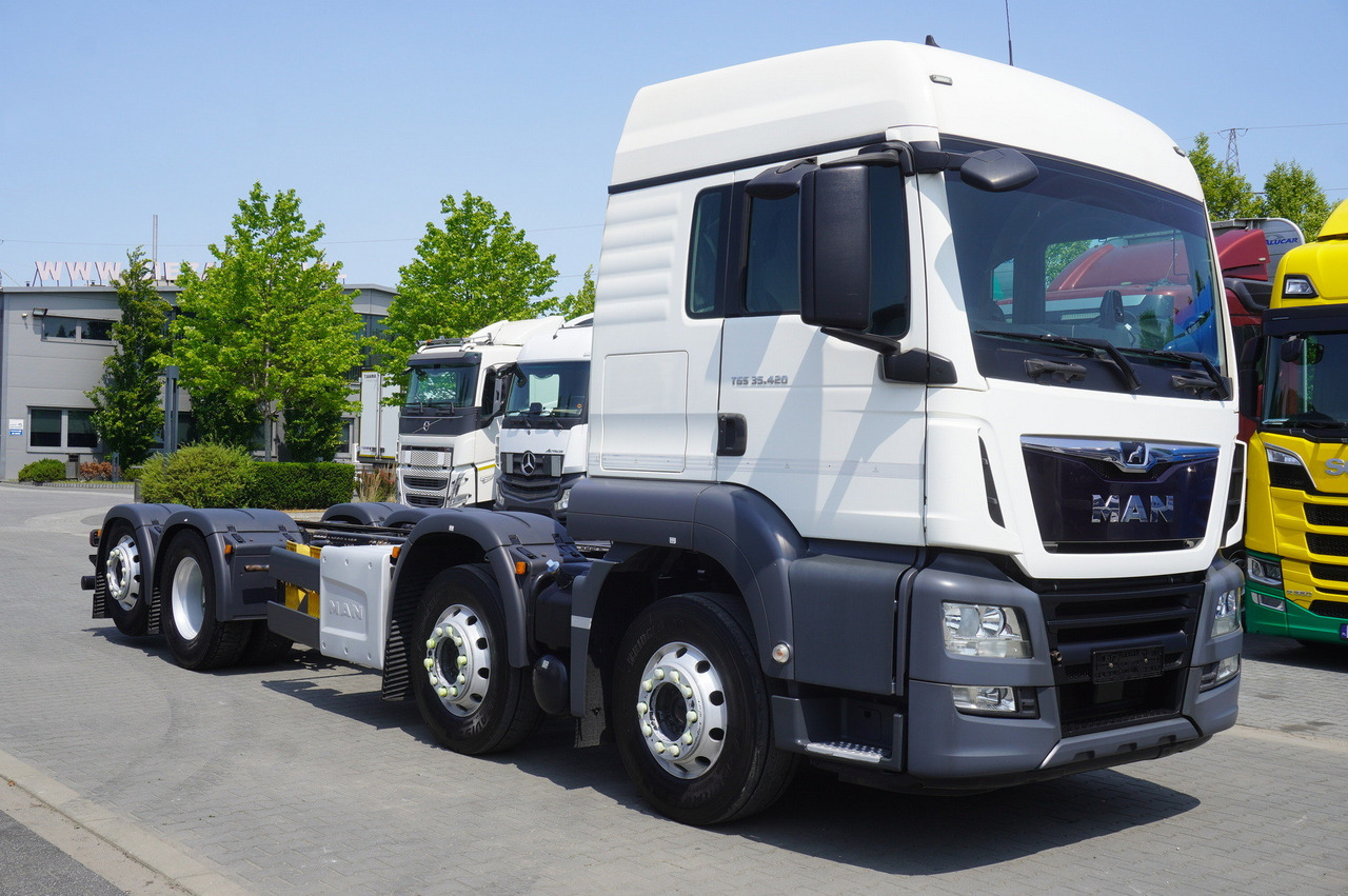 MAN TGS 35.420 8×2 / Chassis 6.4 m / 3 steered axles - Xe cẩu tự hành: hình 4 MAN TGS 35.420 8×2 / Chassis 6.4 m / 3 steered axles - Xe cẩu tự hành: hình 4