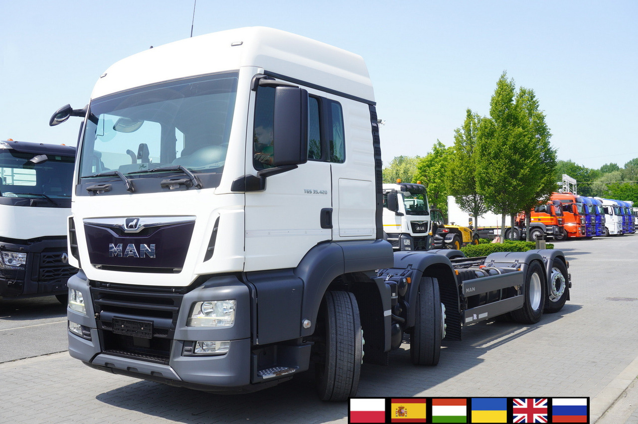 MAN TGS 35.420 8x2 / Chassis 6.4 m / 3 steered axles - Xe cẩu tự hành: hình 1 MAN TGS 35.420 8x2 / Chassis 6.4 m / 3 steered axles - Xe cẩu tự hành: hình 1