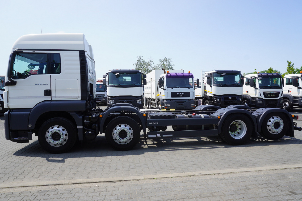 MAN TGS 35.420 8x2 / Chassis 6.4 m / 3 steered axles - Xe cẩu tự hành: hình 3 MAN TGS 35.420 8x2 / Chassis 6.4 m / 3 steered axles - Xe cẩu tự hành: hình 3