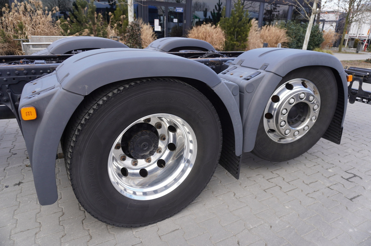 Xe tải khung gầm MAN TGX 26,500 / 500 HP / steering 3rd axle / 20 t cap. / Chassis 6.5 m: hình 13