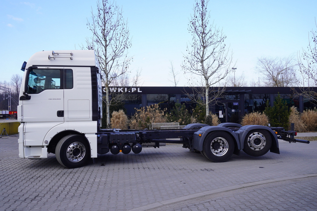 MAN TGX 26,500 / 500 HP / steering 3rd axle / 20 t cap. / Chassis 6.5 m - Xe tải khung gầm: hình 4 MAN TGX 26,500 / 500 HP / steering 3rd axle / 20 t cap. / Chassis 6.5 m - Xe tải khung gầm: hình 4