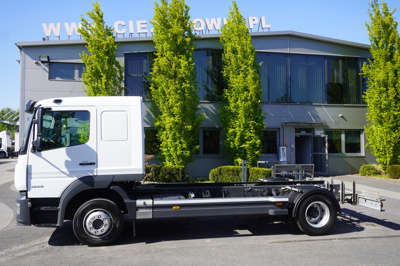 MERCEDES-BENZ 1223 / Full ADR / 440 cm chassis / Sleeper cab / 175 tho. km - Xe tải khung gầm: hình 4 MERCEDES-BENZ 1223 / Full ADR / 440 cm chassis / Sleeper cab / 175 tho. km - Xe tải khung gầm: hình 4