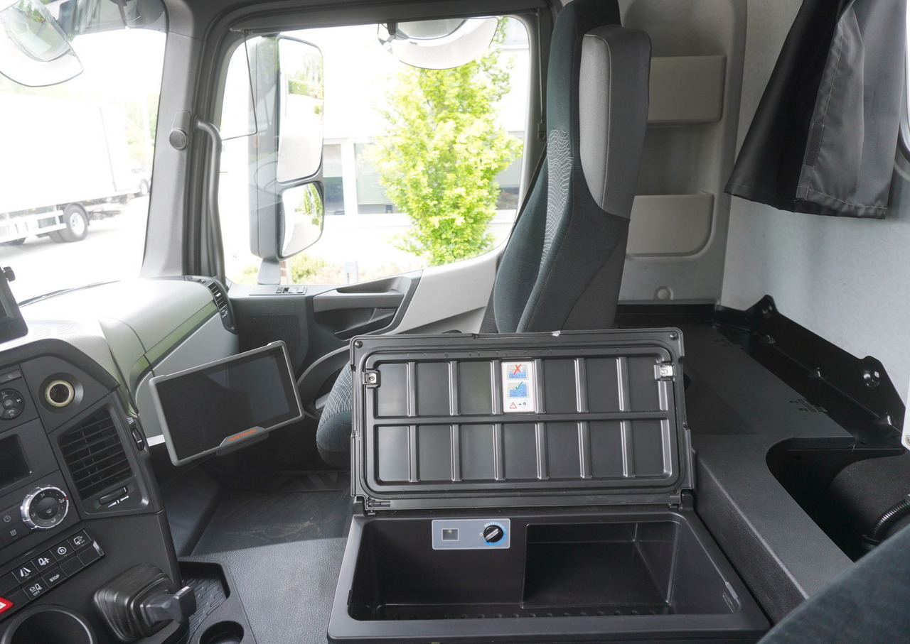 Xe tải đông lạnh MERCEDES-BENZ 2543 / NEW Lamberet refrigerator/ 160 tho. km / steered 3rd axle: hình 30