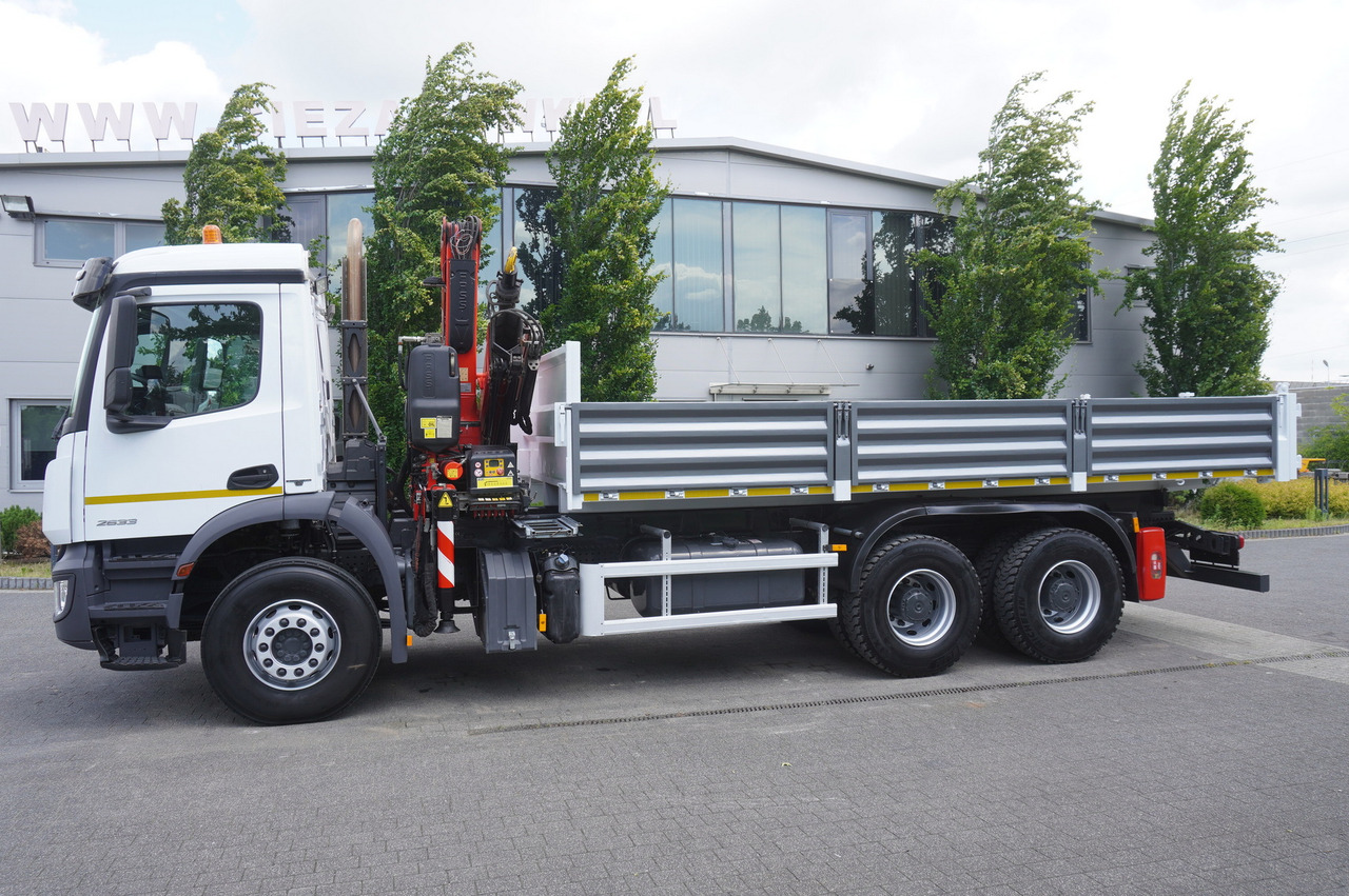 MERCEDES-BENZ AROCS 2633 6x4 / 5.5 T crane FASSI F135 / Tipper 15 EPAL - Xe tải thùng lửng/ Phẳng, Xe cẩu tự hành: hình 3 MERCEDES-BENZ AROCS 2633 6x4 / 5.5 T crane FASSI F135 / Tipper 15 EPAL - Xe tải thùng lửng/ Phẳng, Xe cẩu tự hành: hình 3