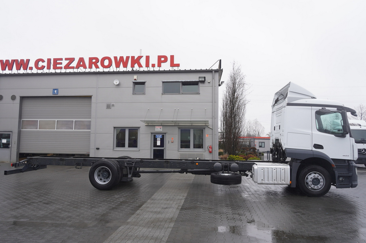 MERCEDES-BENZ Actros 1824 / 9.1 m chassis / sleeping cabin - Xe tải khung gầm: hình 2 MERCEDES-BENZ Actros 1824 / 9.1 m chassis / sleeping cabin - Xe tải khung gầm: hình 2