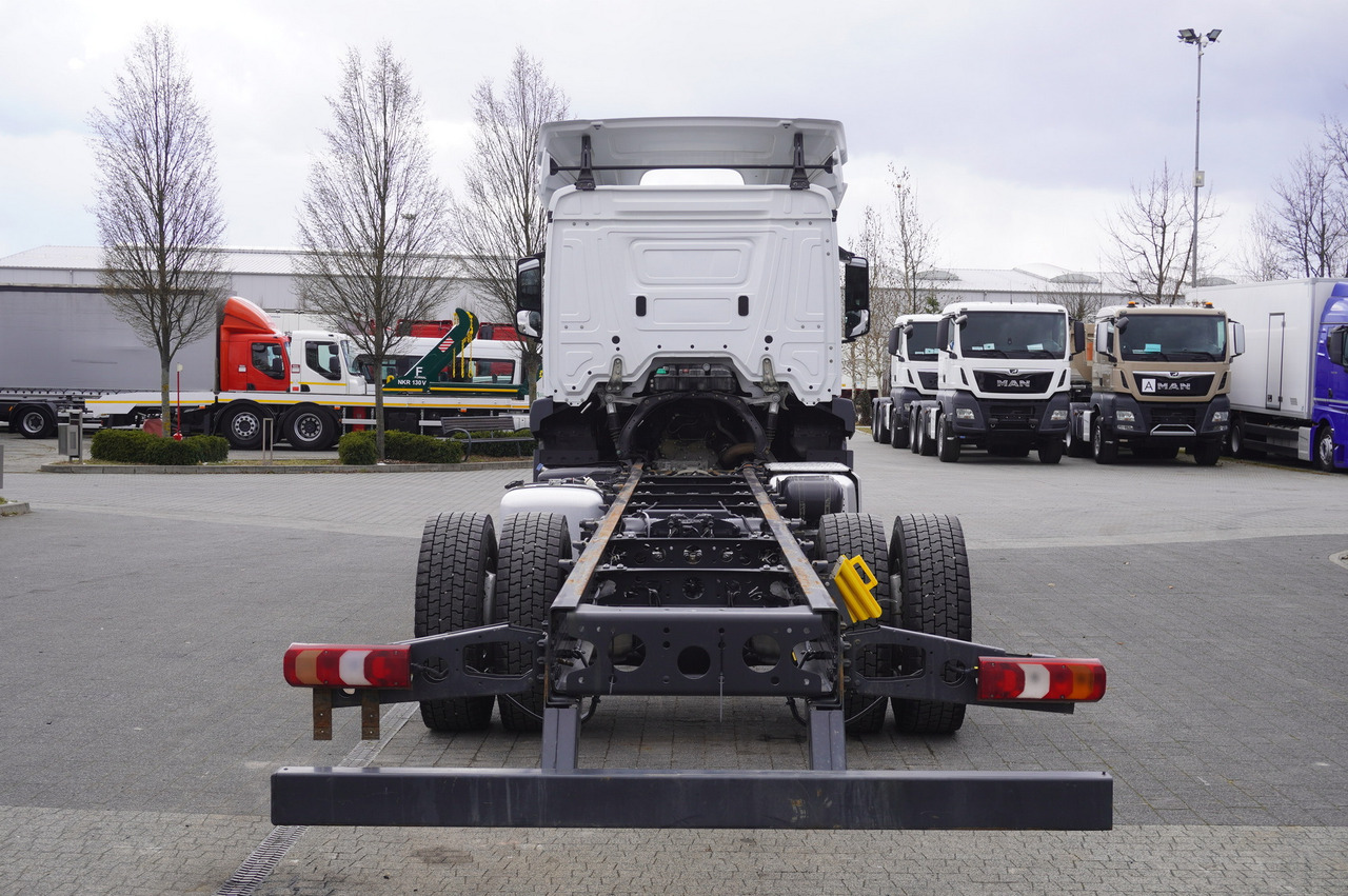 MERCEDES-BENZ Actros 1824 / 9.1 m chassis / sleeping cabin - Xe tải khung gầm: hình 4 MERCEDES-BENZ Actros 1824 / 9.1 m chassis / sleeping cabin - Xe tải khung gầm: hình 4