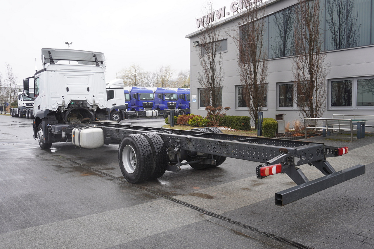 MERCEDES-BENZ Actros 1824 / 9.1 m chassis / sleeping cabin - Xe tải khung gầm: hình 3 MERCEDES-BENZ Actros 1824 / 9.1 m chassis / sleeping cabin - Xe tải khung gầm: hình 3