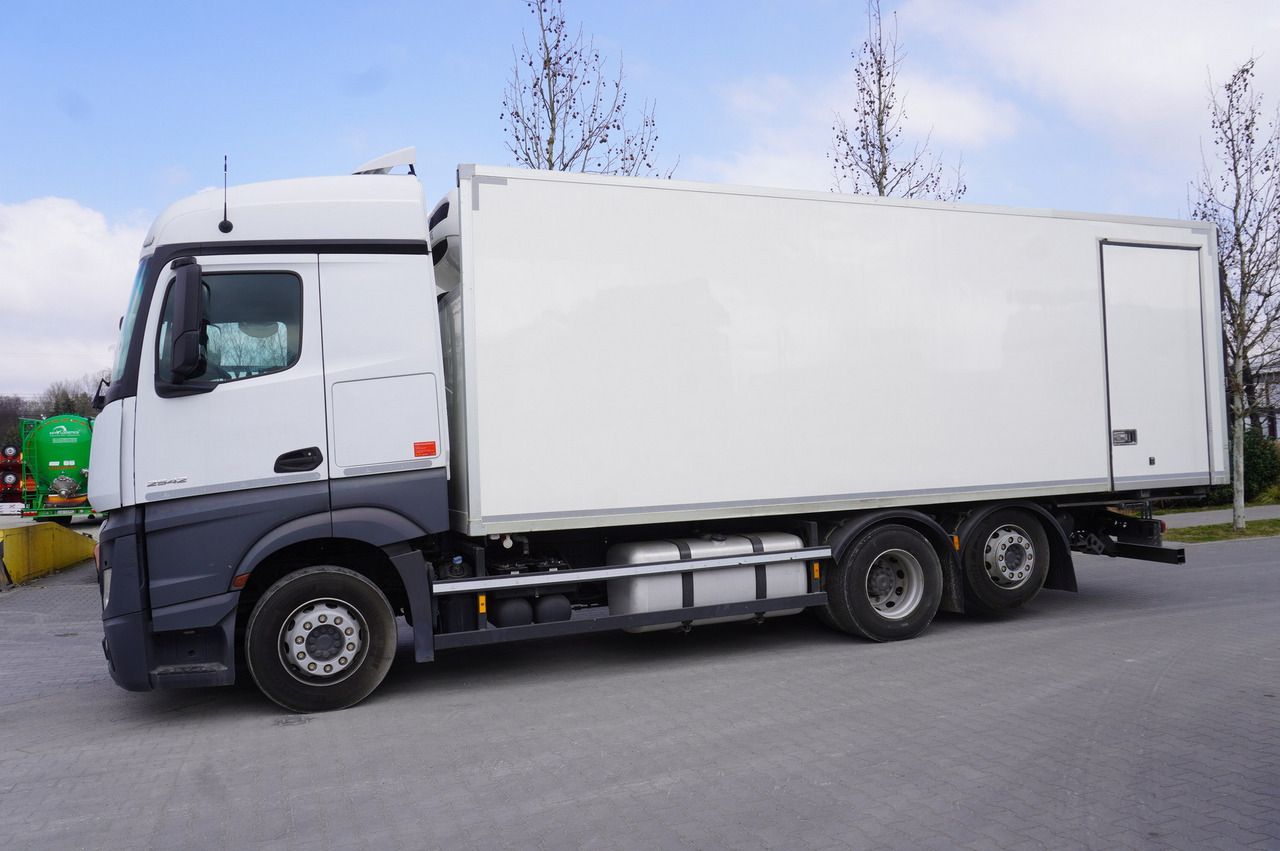 MERCEDES-BENZ Actros 2542 / GIGA cabin / Thermoking 1000R - Xe tải đông lạnh: hình 2 MERCEDES-BENZ Actros 2542 / GIGA cabin / Thermoking 1000R - Xe tải đông lạnh: hình 2