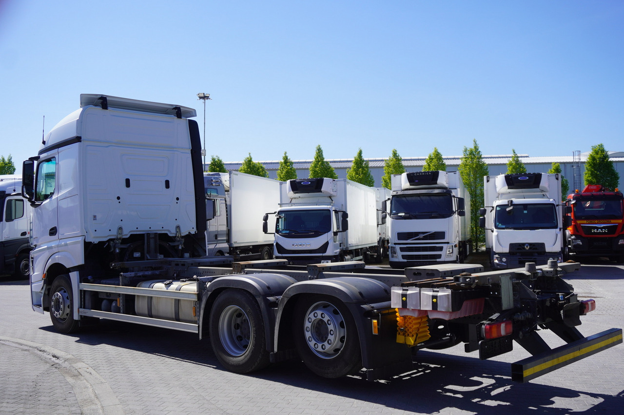 MERCEDES-BENZ Actros 2545 6×2 MP5 / FULL ADR / 12 units - Xe chở container/ Xe tải hoán đổi thân: hình 4 MERCEDES-BENZ Actros 2545 6×2 MP5 / FULL ADR / 12 units - Xe chở container/ Xe tải hoán đổi thân: hình 4
