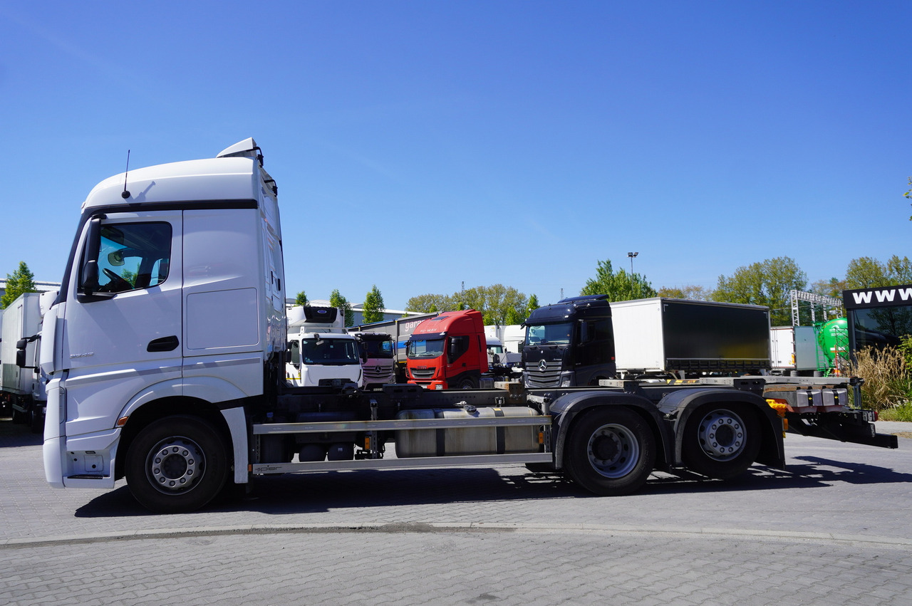 MERCEDES-BENZ Actros 2545 6×2 MP5 / FULL ADR / 12 units - Xe chở container/ Xe tải hoán đổi thân: hình 3 MERCEDES-BENZ Actros 2545 6×2 MP5 / FULL ADR / 12 units - Xe chở container/ Xe tải hoán đổi thân: hình 3