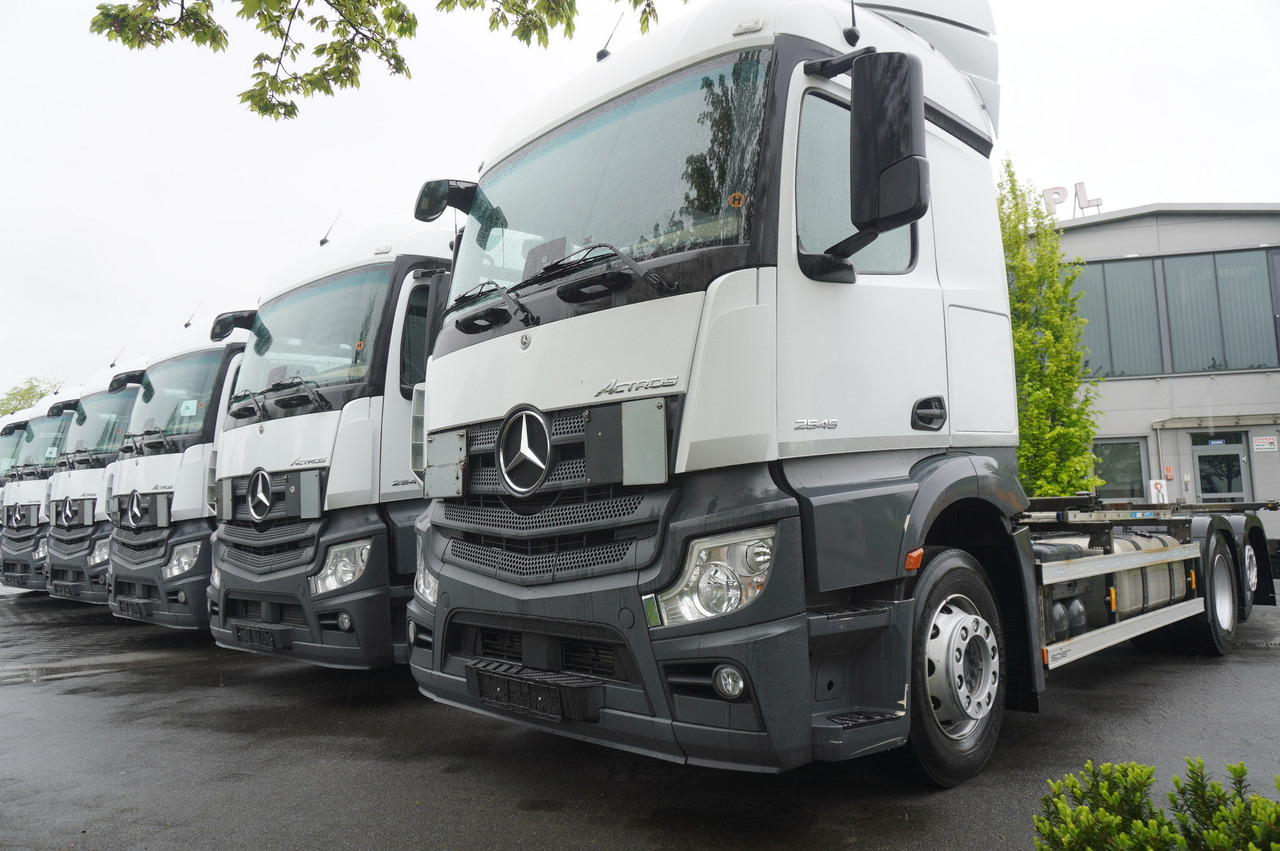 MERCEDES-BENZ Actros 2545 6×2 MP5 / FULL ADR / 12 units - Xe chở container/ Xe tải hoán đổi thân: hình 3 MERCEDES-BENZ Actros 2545 6×2 MP5 / FULL ADR / 12 units - Xe chở container/ Xe tải hoán đổi thân: hình 3