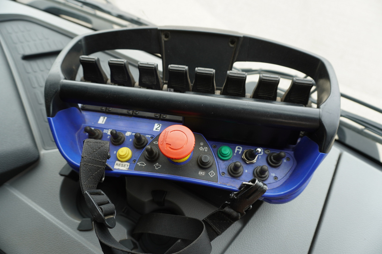 Xe tải chở rác MERCEDES-BENZ Antos 3240 8x2 / Tajfun 5T crane / Farid Industries garbage truck/ 3 steered axles: hình 19